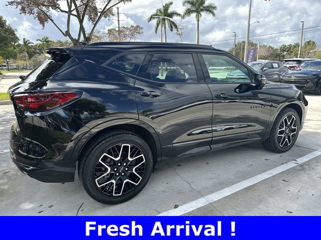 Certified 2025 Chevrolet Blazer RS w/ Driver Confidence II Package image 38