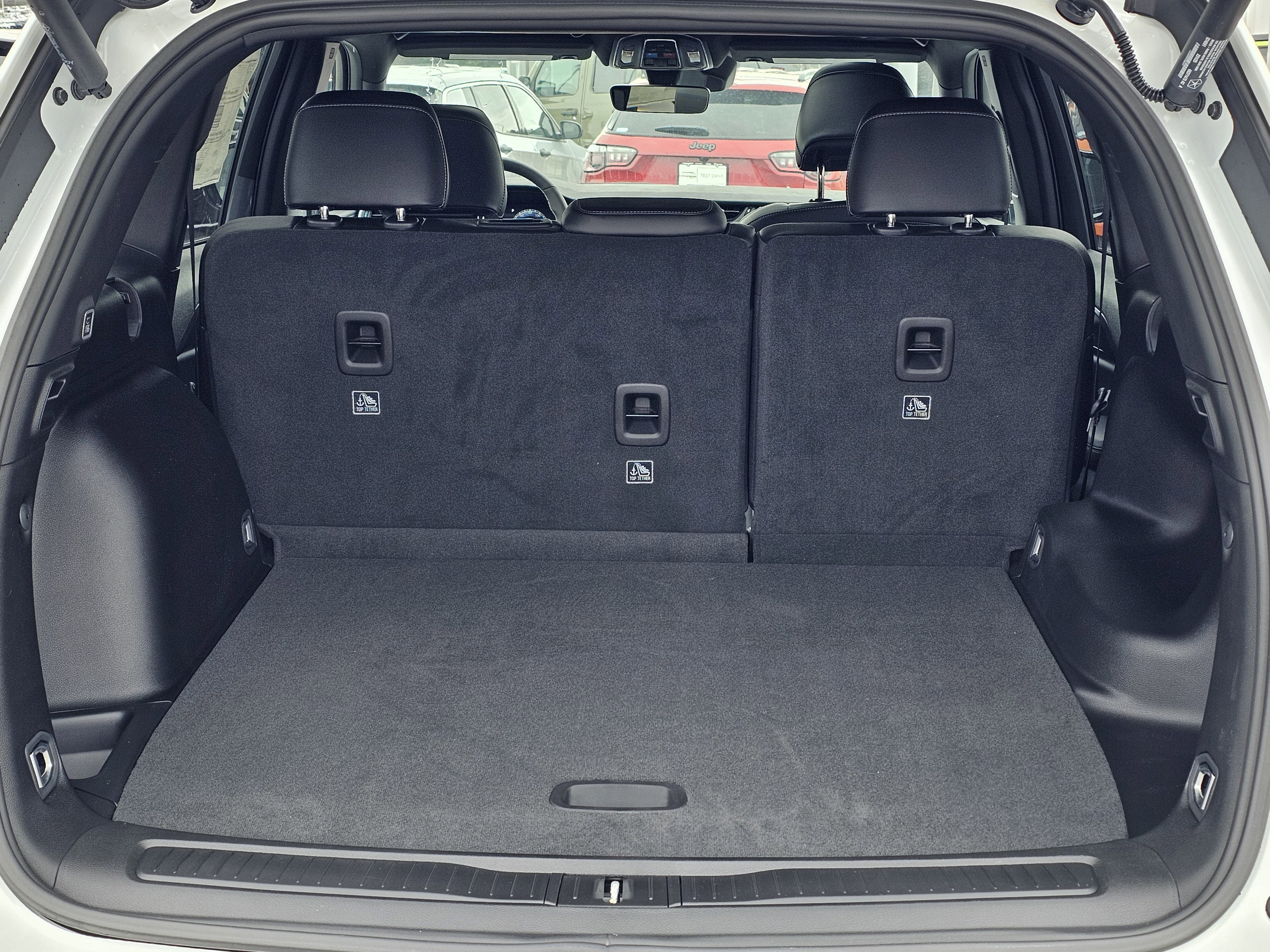 New 2025 Jeep Grand Cherokee Altitude image 10