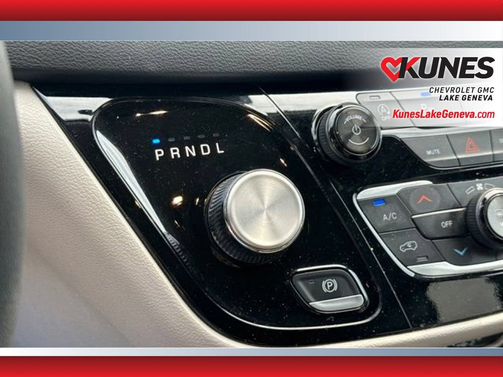 Used 2024 Chrysler Pacifica Touring-L FWD image 20