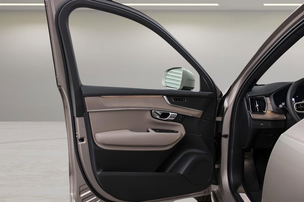 New 2026 Volvo XC90 B6 Core image 29