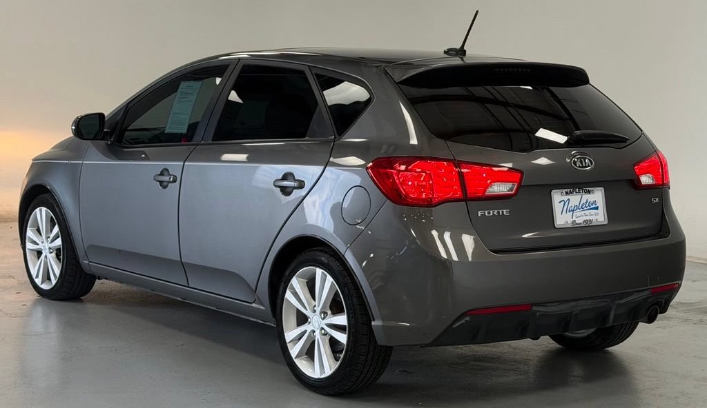 Used 2013 Kia Forte SX w/ Leather Pkg FWD image 4