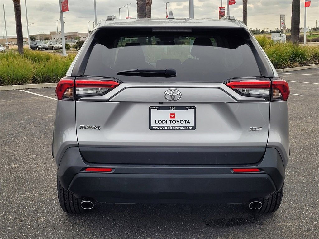 Used 2022 Toyota RAV4 XLE image 6