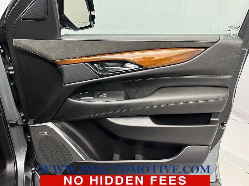 Used 2019 Cadillac Escalade ESV Luxury AWD/4WD image 32