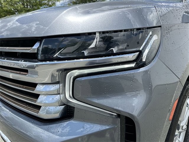 Used 2021 Chevrolet Suburban High Country w/ Premium Package image 9