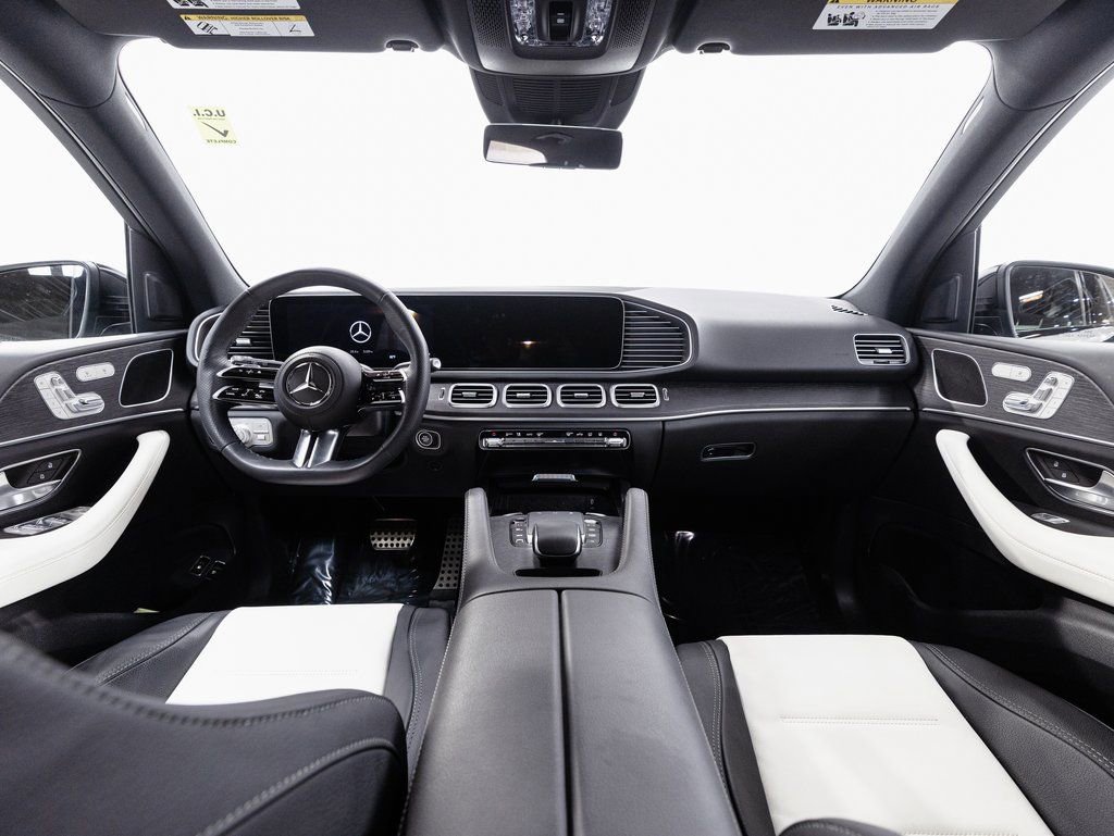 Certified 2025 Mercedes-Benz GLE 450e 4MATIC w/ AMG Line Interior image 26