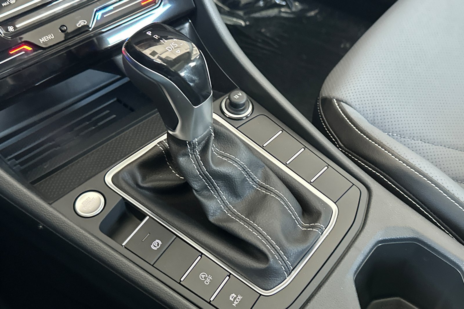 New 2026 Volkswagen Jetta SEL FWD image 21