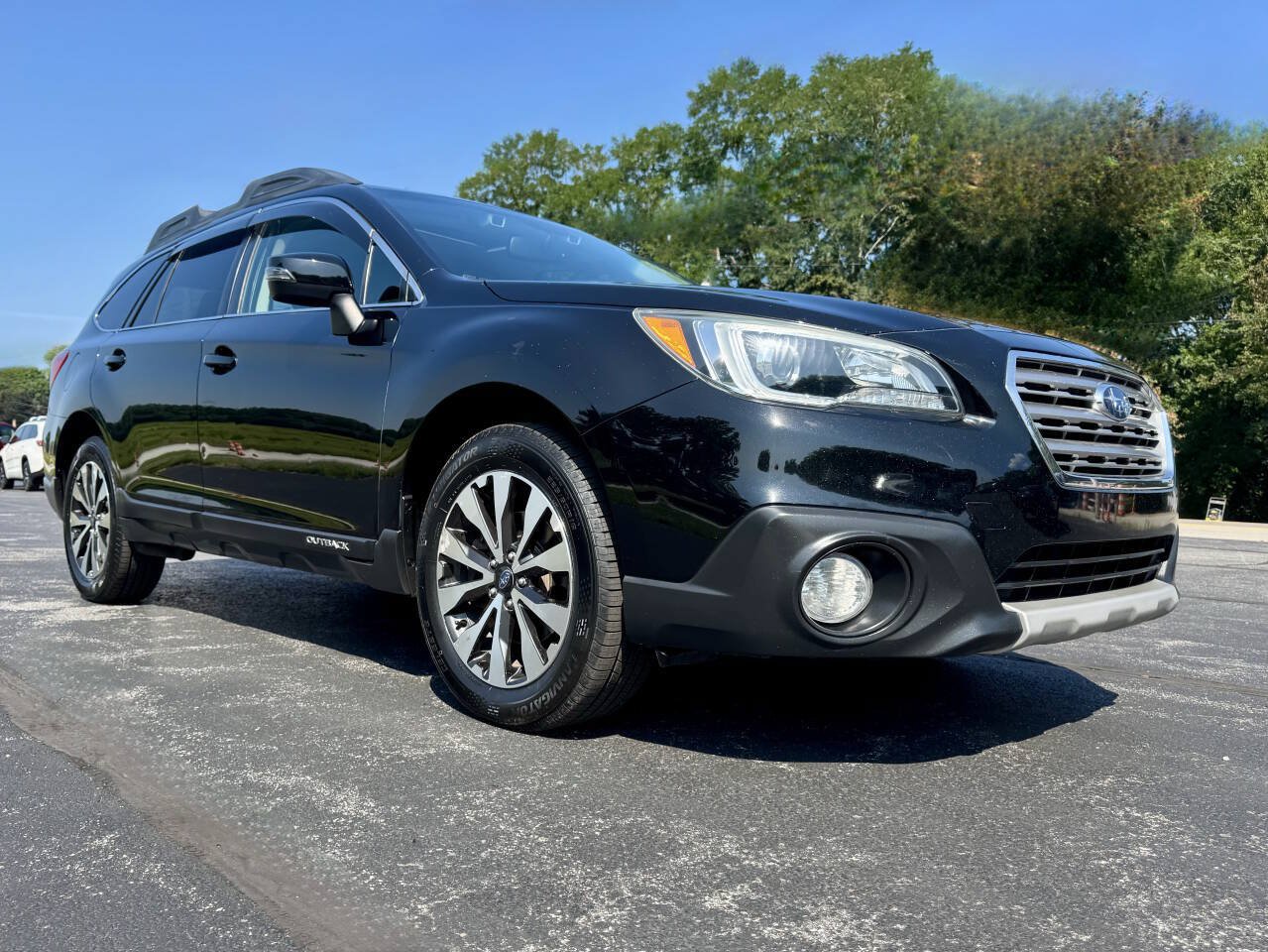 Used 2015 Subaru Outback 2.5i Limited AWD/4WD image 2