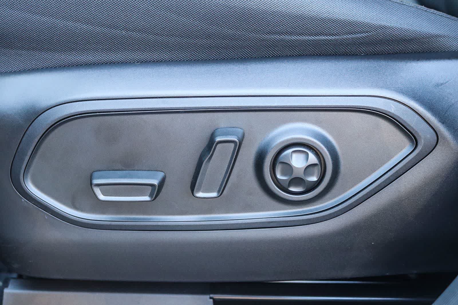 Used 2025 Jeep Grand Cherokee Laredo X RWD image 21