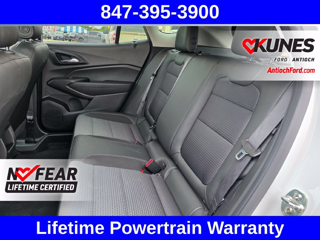 Used 2025 Chevrolet Trax LT FWD image 28