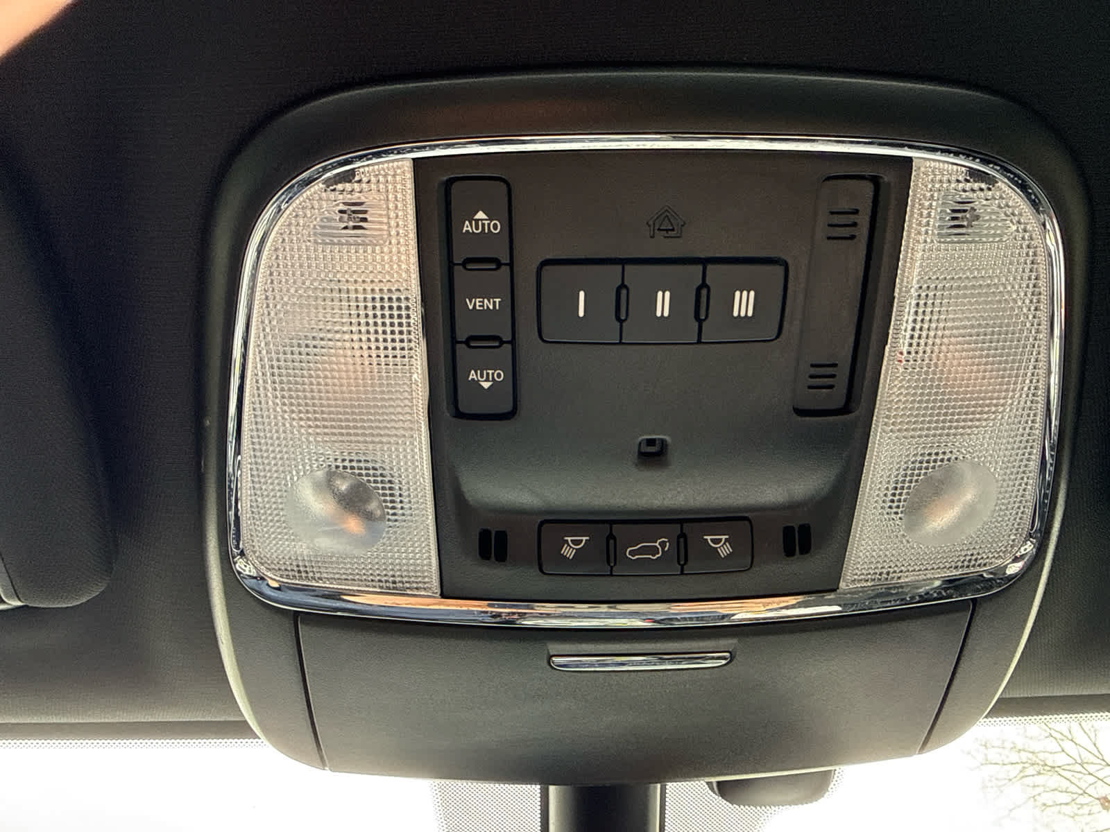 Used 2022 Jeep Grand Cherokee Laredo X AWD/4WD image 24