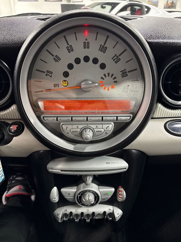 Used 2010 MINI Cooper Hardtop image 45