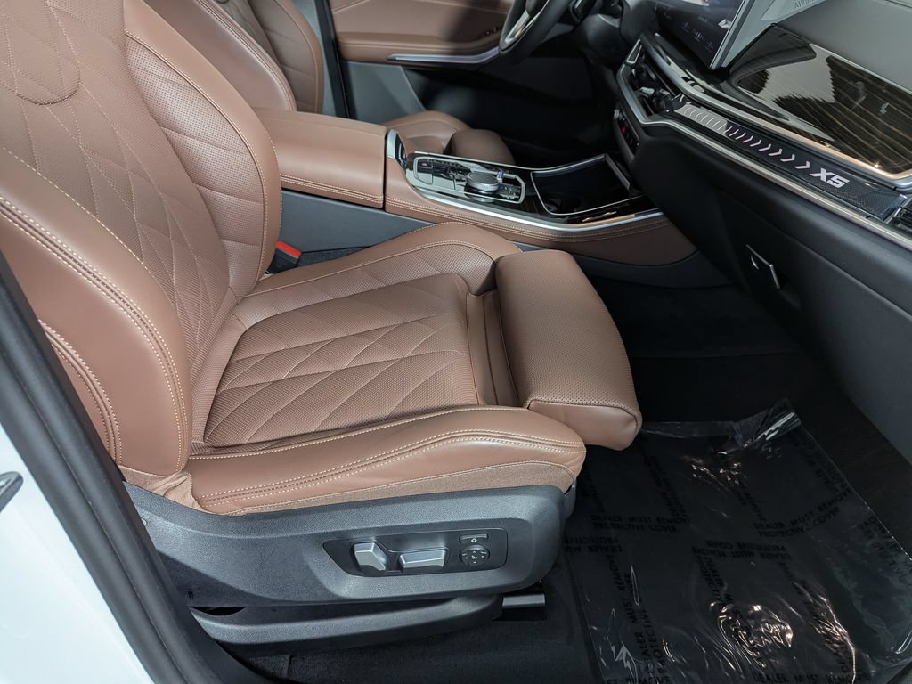 Used 2025 BMW X5 xDrive40i w/ Premium Package AWD/4WD image 30