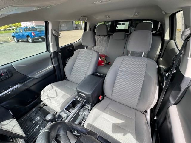 Used 2022 Toyota Tacoma SR5 AWD/4WD image 17