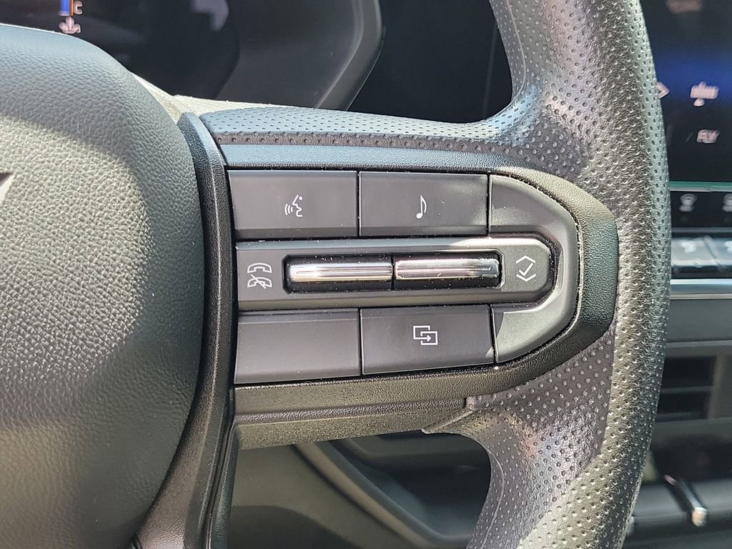 Used 2023 Chevrolet Colorado Trail Boss w/ Technology Package AWD/4WD image 21