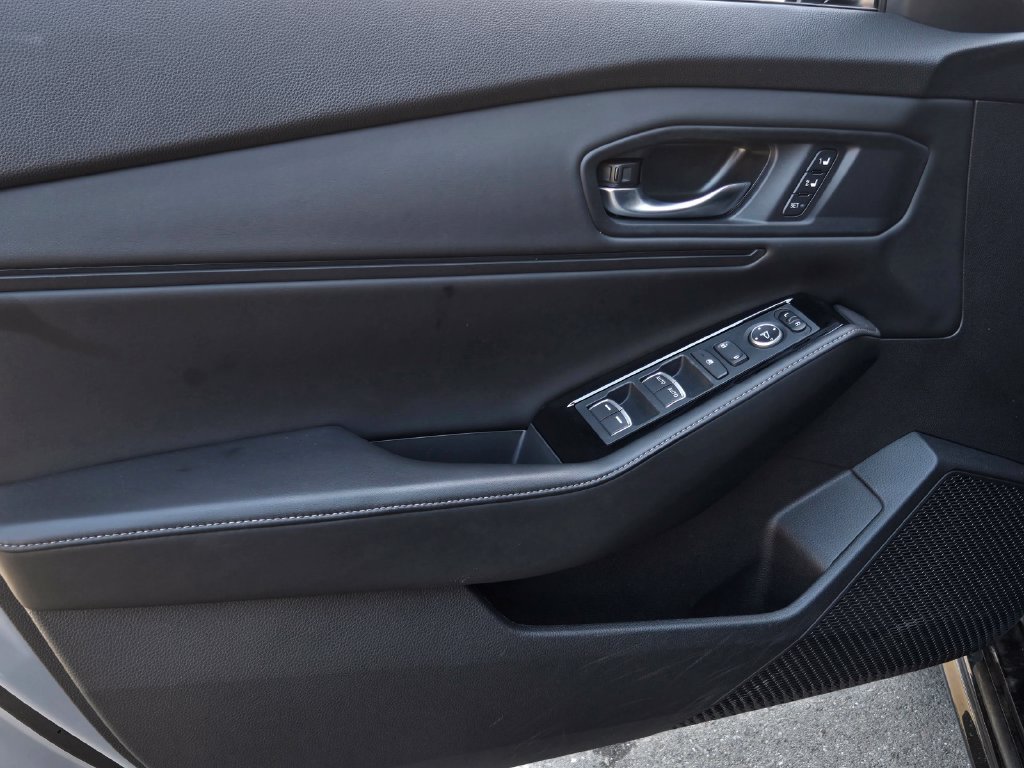 Used 2023 Honda Accord Touring image 11