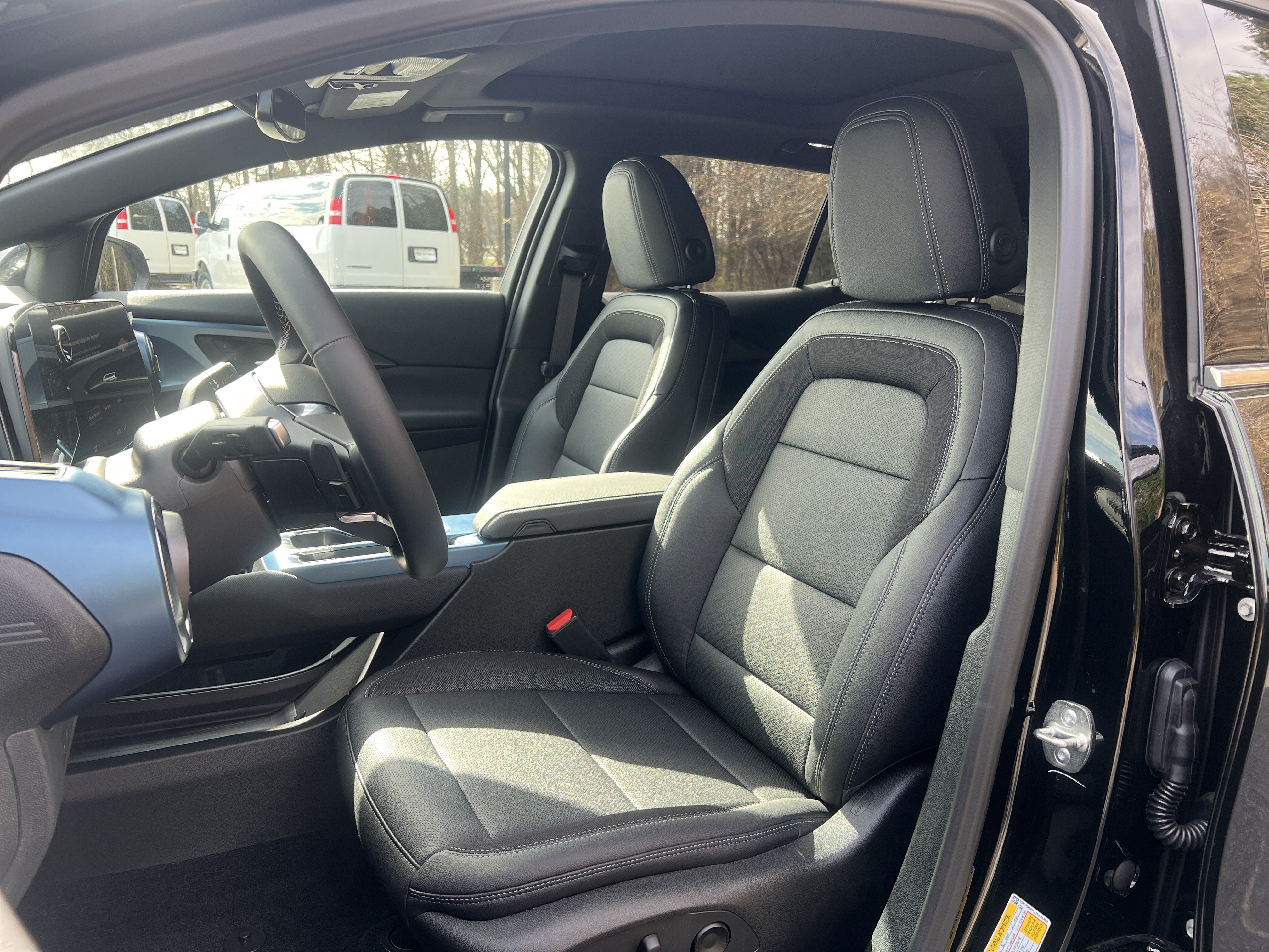 New 2026 Chevrolet Equinox EV LT AWD/4WD image 16