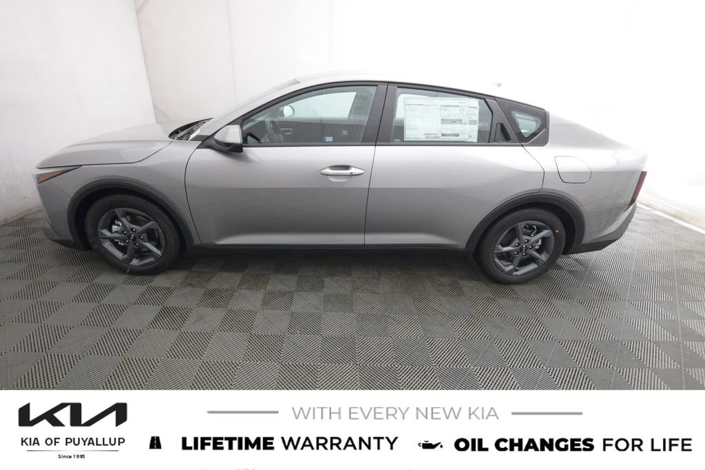 New 2025 Kia K4 LXS image 8