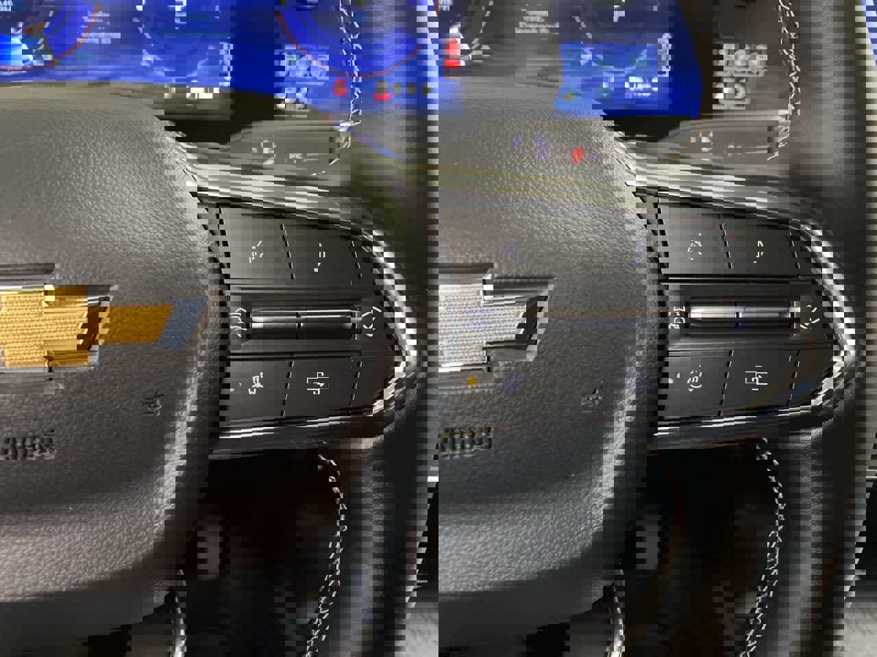 Used 2025 Chevrolet Equinox EV LT w/ Convenience Package image 21