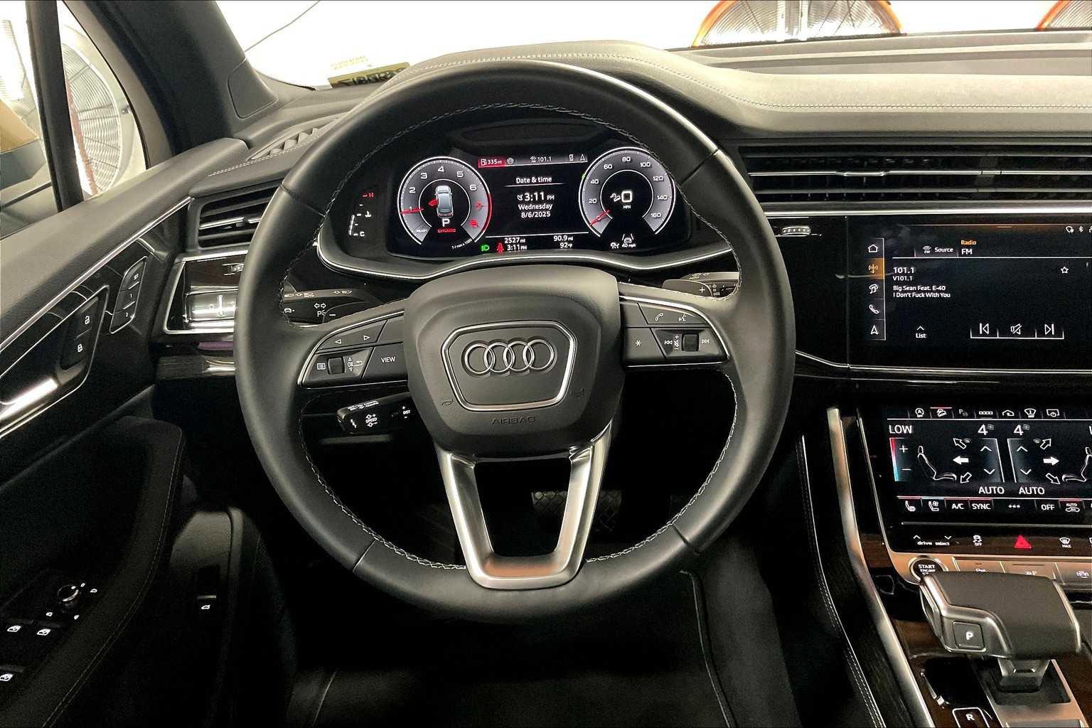 Used 2025 Audi Q7 3.0T Prestige image 8