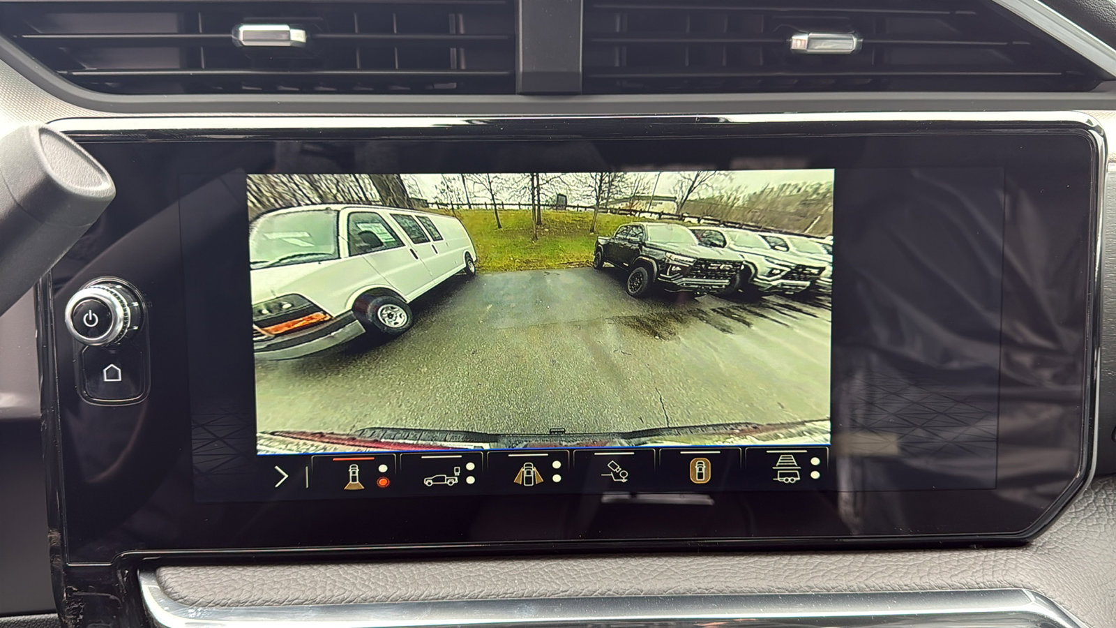 New 2026 GMC Sierra 3500 Denali w/ Denali Reserve Package image 15