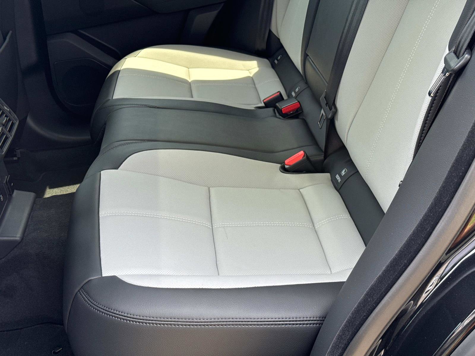 New 2026 Land Rover Range Rover Velar Dynamic SE image 13