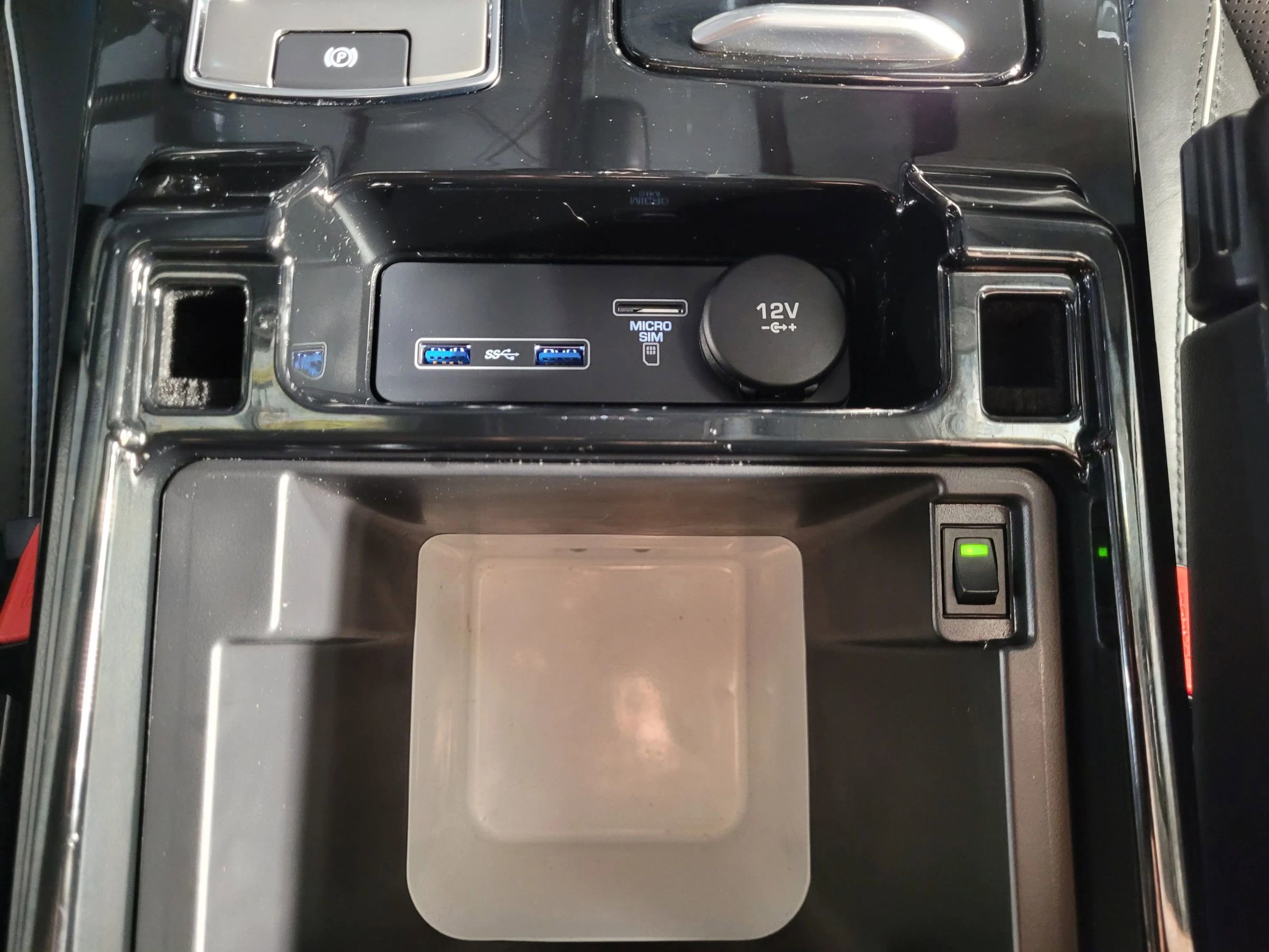 Used 2018 Land Rover Discovery HSE Luxury image 41