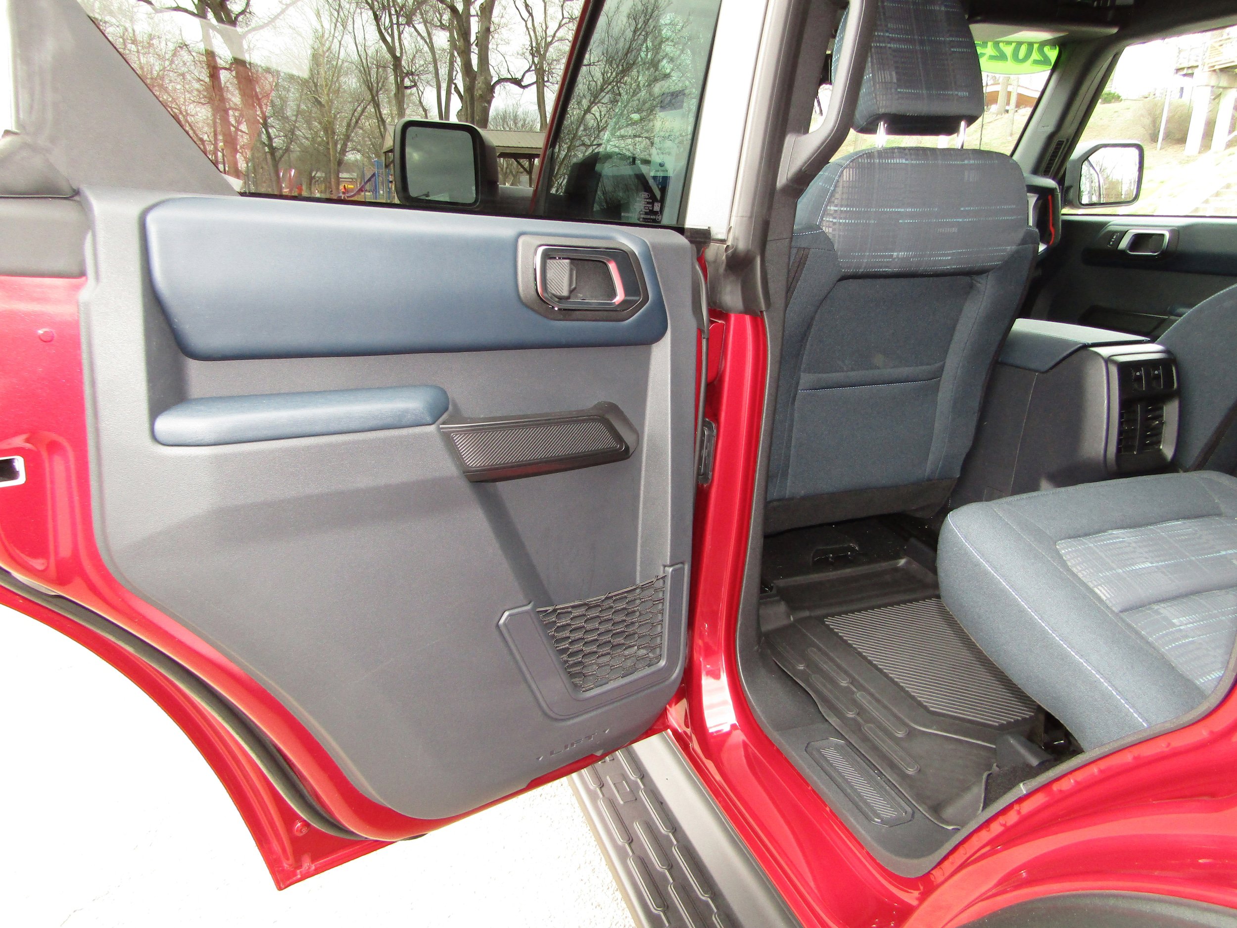 Used 2025 Ford Bronco Heritage Edition AWD/4WD image 14