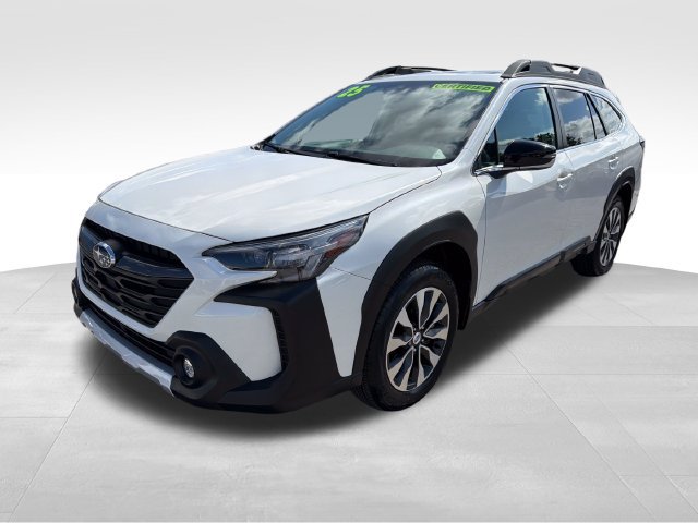 Used 2025 Subaru Outback Limited AWD/4WD image 3