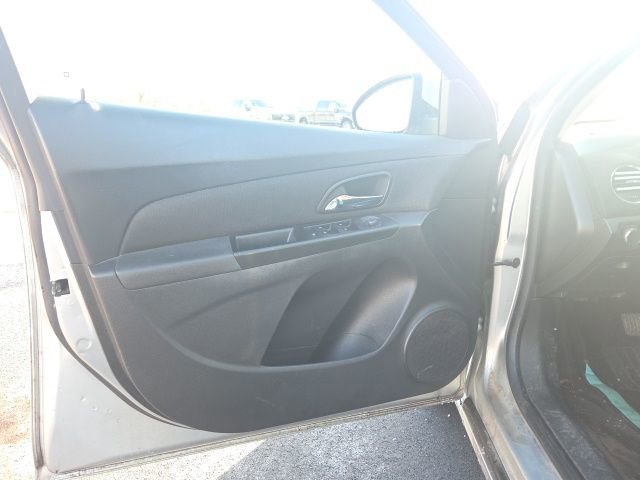 Used 2014 Chevrolet Cruze LT image 12