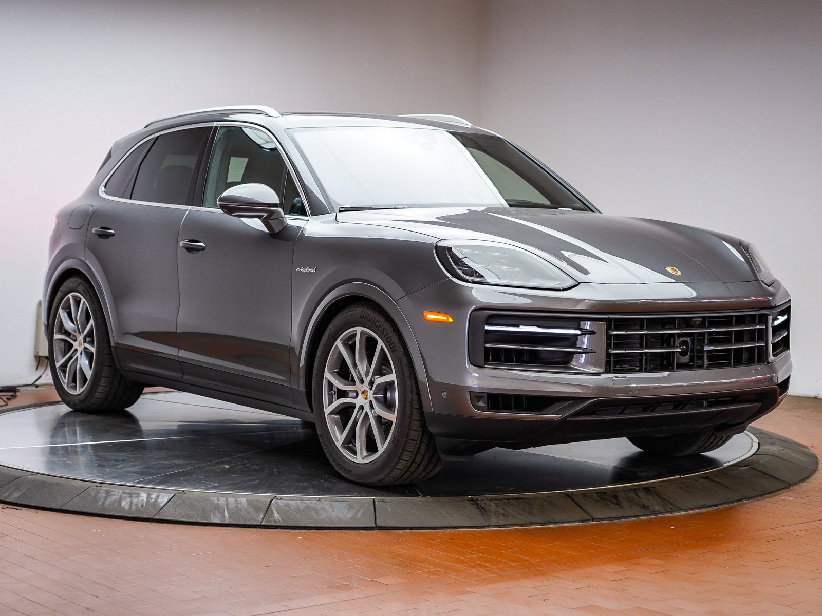 Certified 2025 Porsche Cayenne E-Hybrid image 7