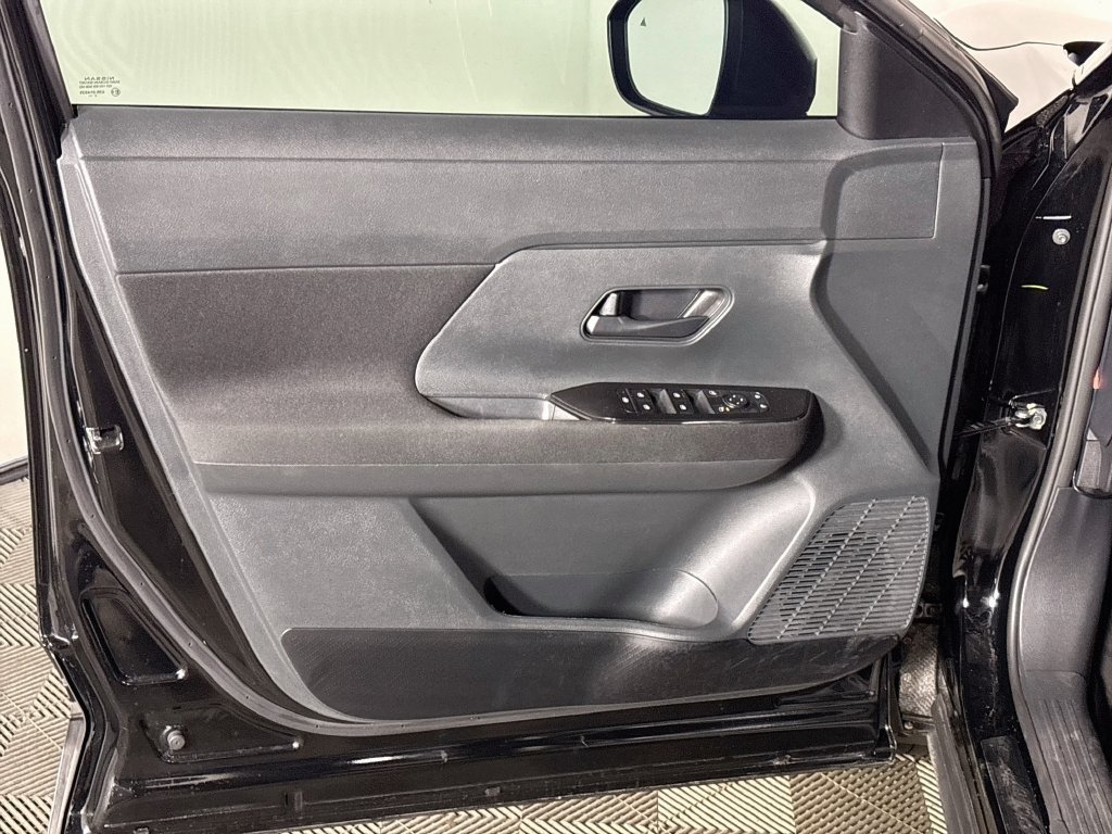 Used 2025 Nissan Kicks S AWD/4WD image 10