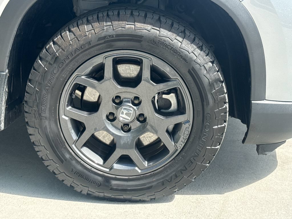 Used 2025 Honda Pilot TrailSport image 11