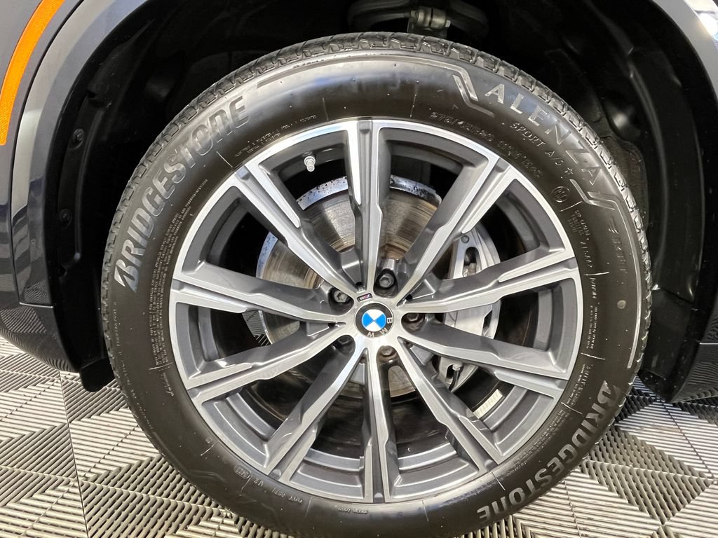 Used 2024 BMW X5 xDrive40i w/ M Sport Package AWD/4WD image 13