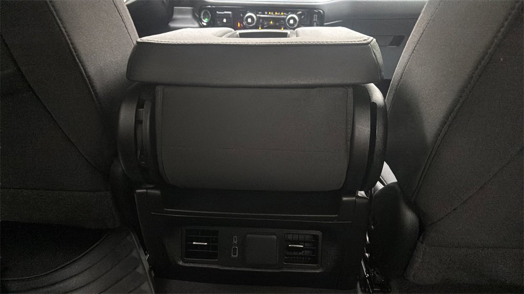 Used 2025 GMC Sierra 1500 Elevation image 11