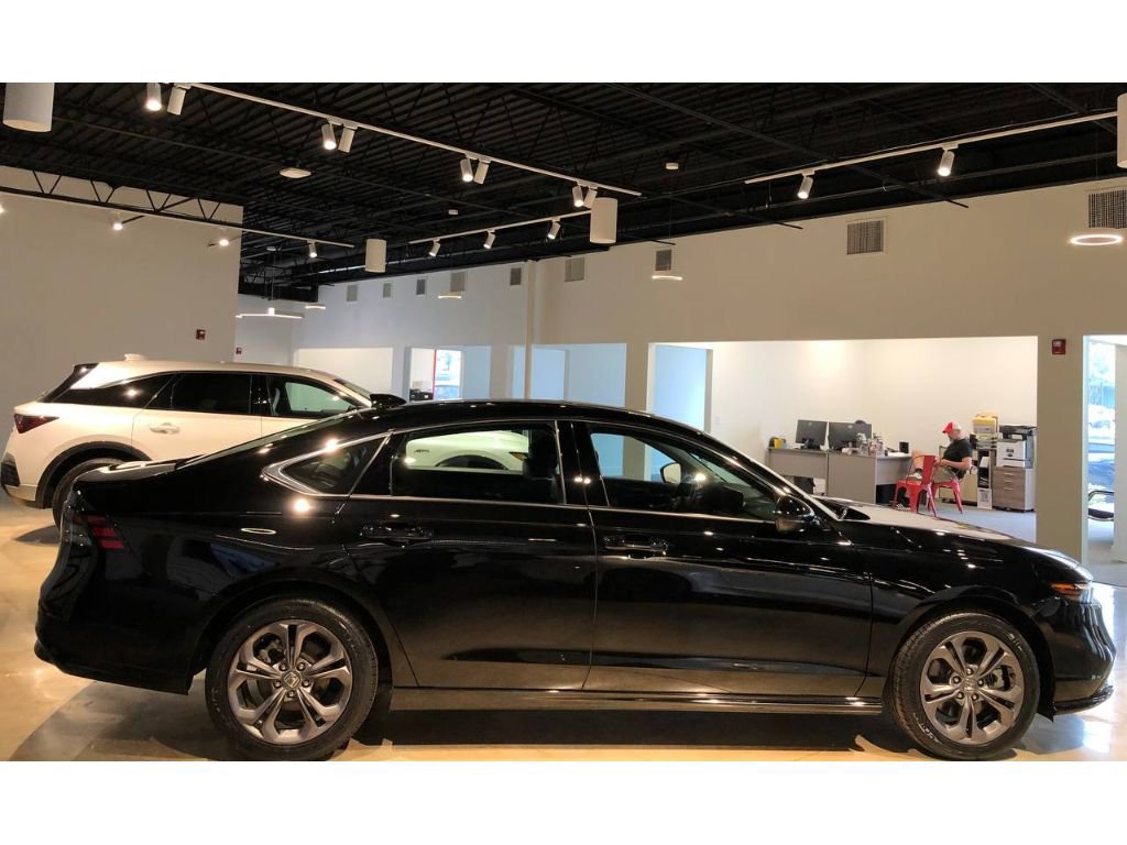 Used 2024 Honda Accord EX-L image 9