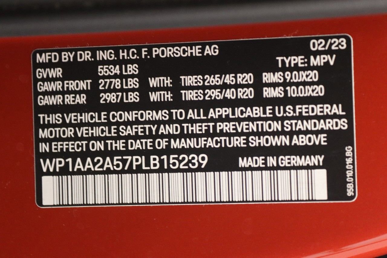 Used 2023 Porsche Macan Turbo image 19