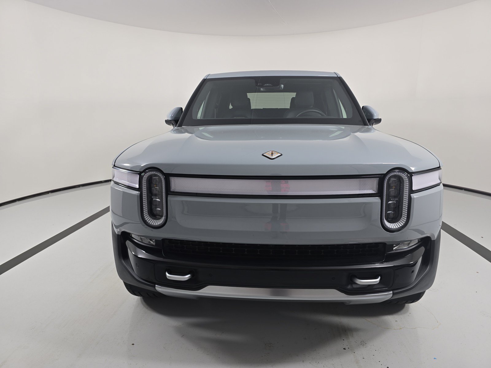 Used 2024 Rivian R1T Adventure AWD/4WD image 8
