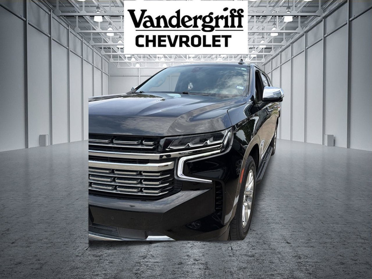 Used 2021 Chevrolet Tahoe Premier w/ Premium Package RWD image 2