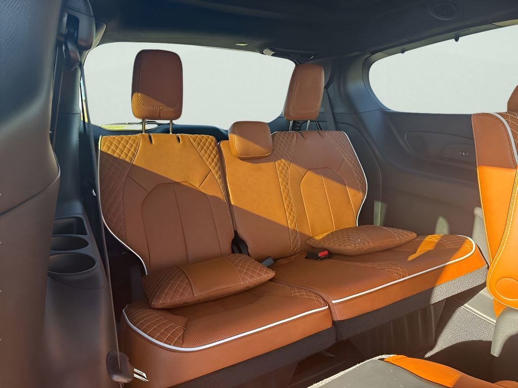 New 2026 Chrysler Pacifica Pinnacle image 12