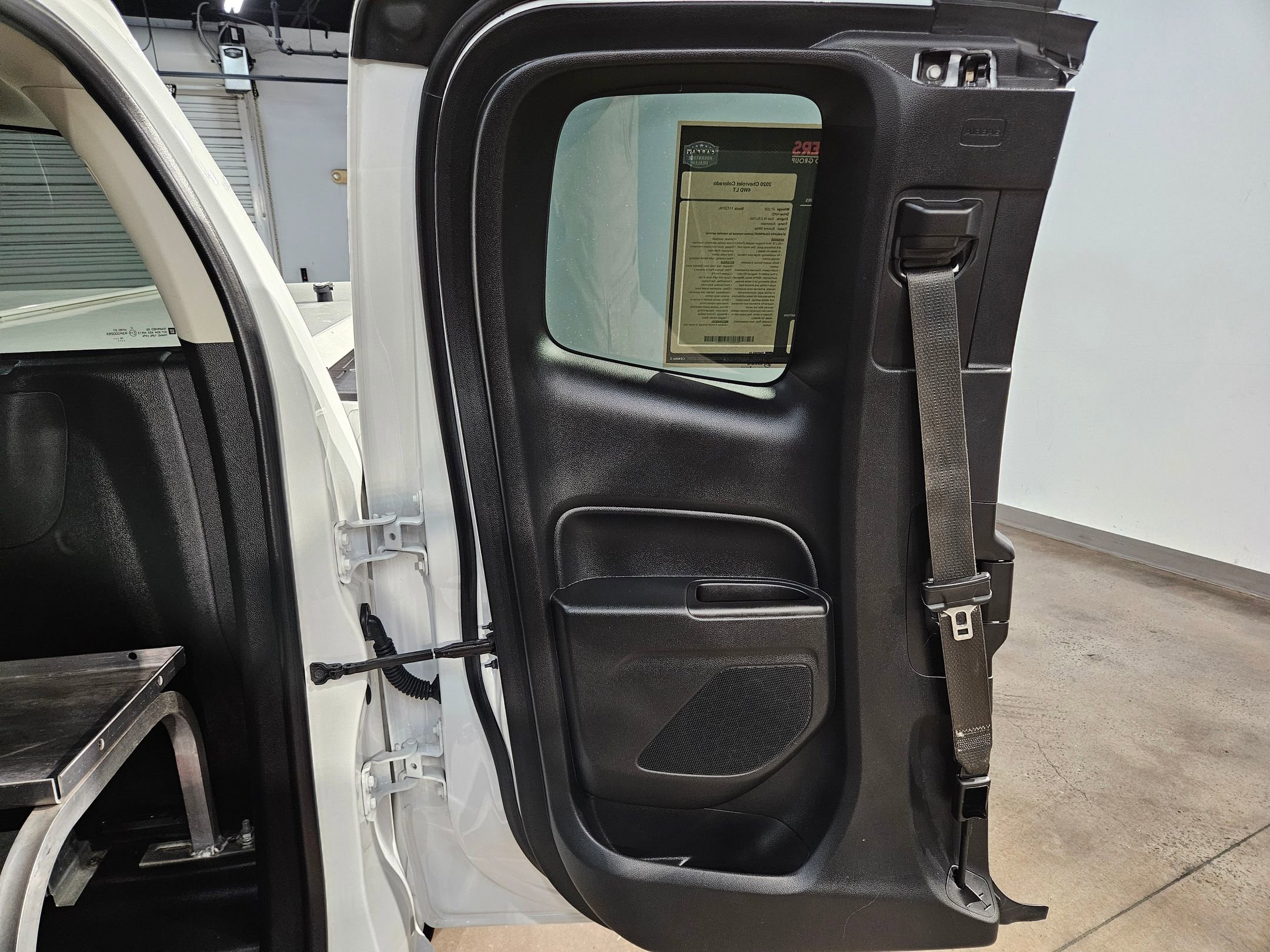 Used 2020 Chevrolet Colorado LT w/ Safety Package image 23