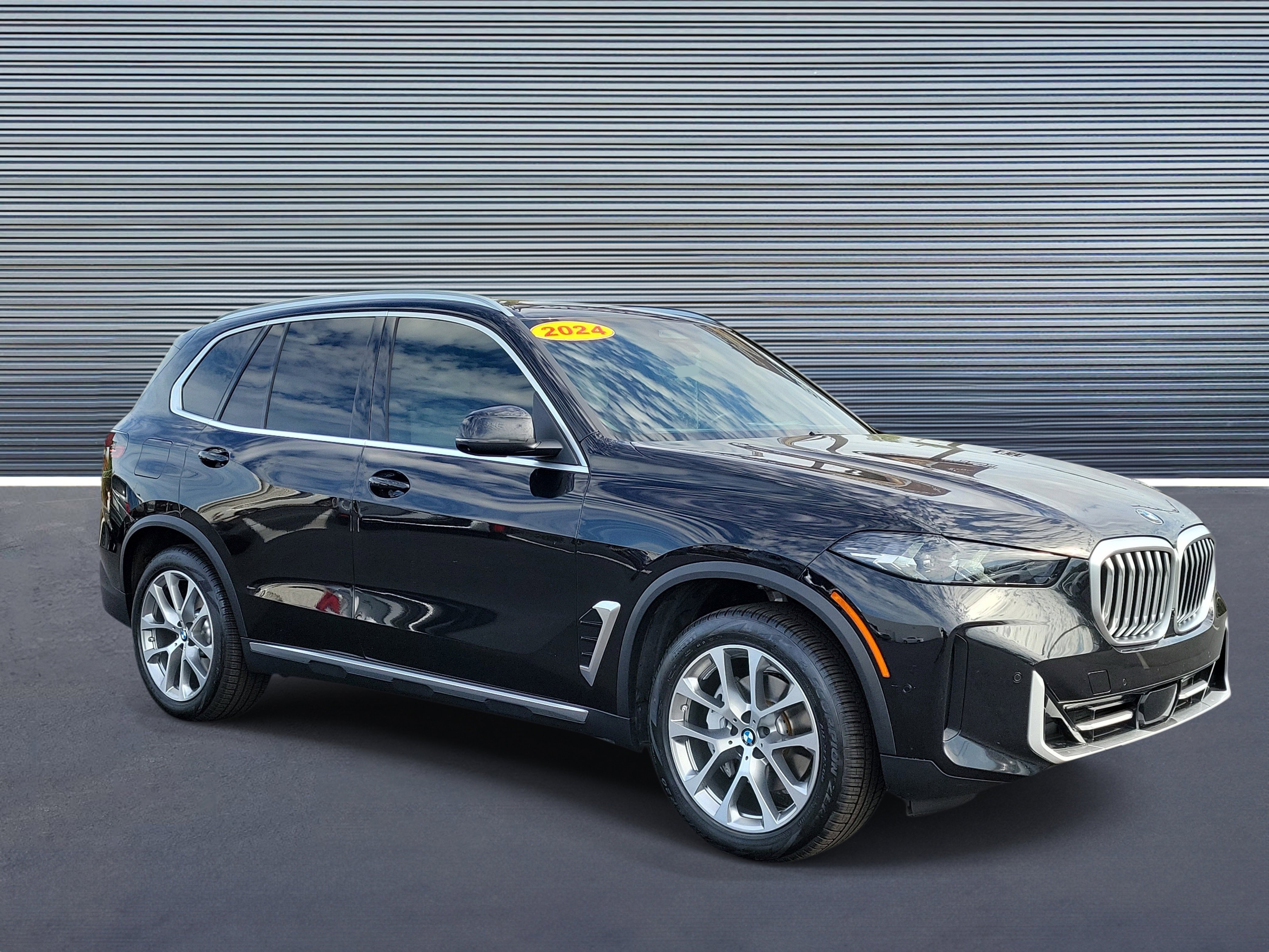 Certified 2024 BMW X5 sDrive40i w/ Climate Comfort Package RWD image 2
