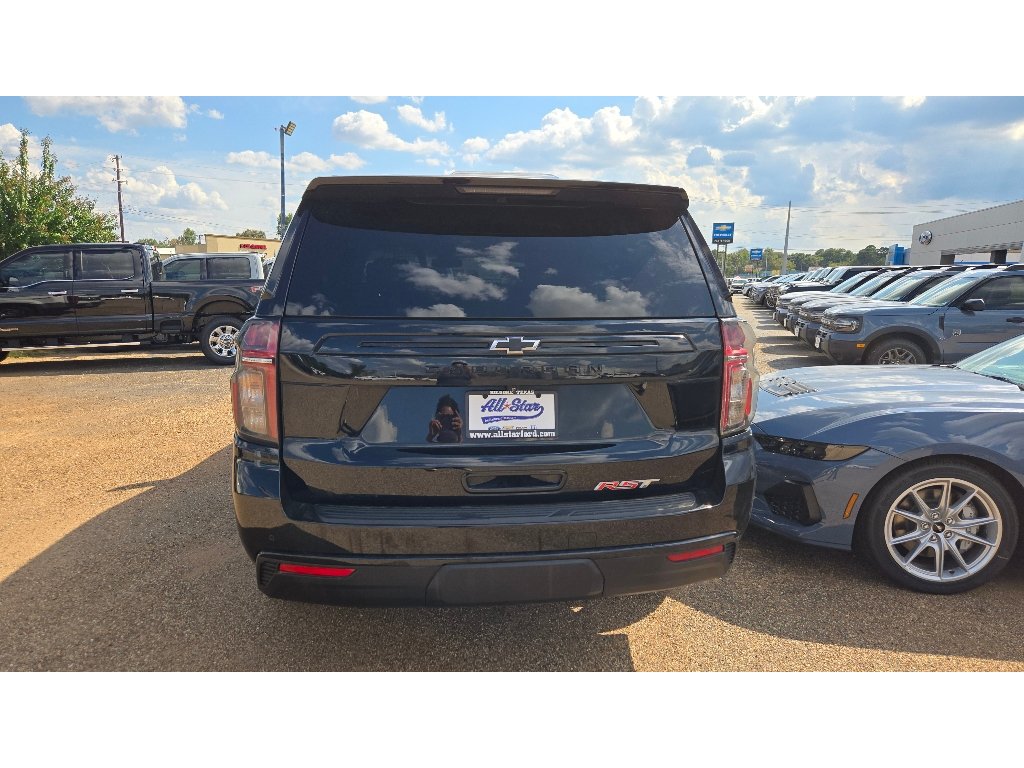Used 2024 Chevrolet Suburban RST w/ Luxury Package AWD/4WD image 5