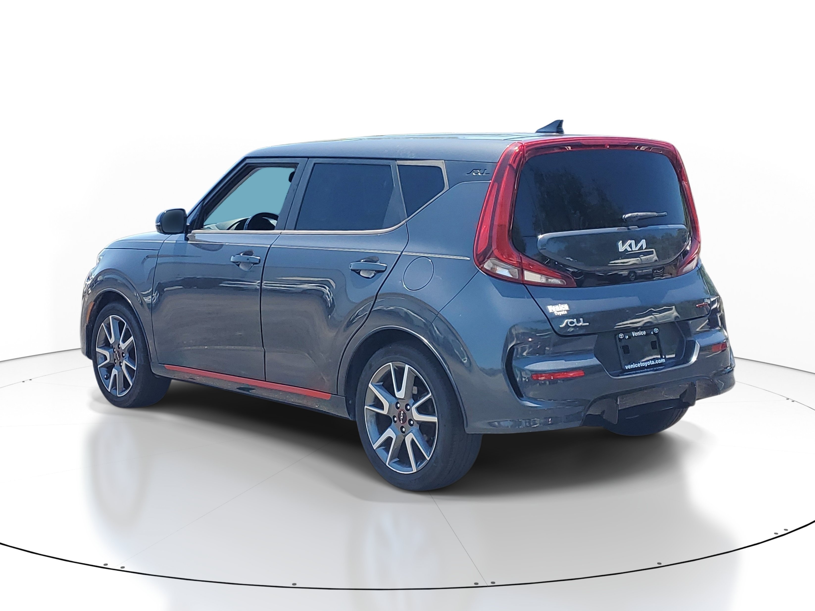 Used 2022 Kia Soul GT-Line FWD image 4