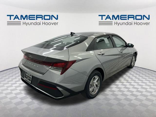 New 2026 Hyundai Elantra SE w/ Cargo Package image 5