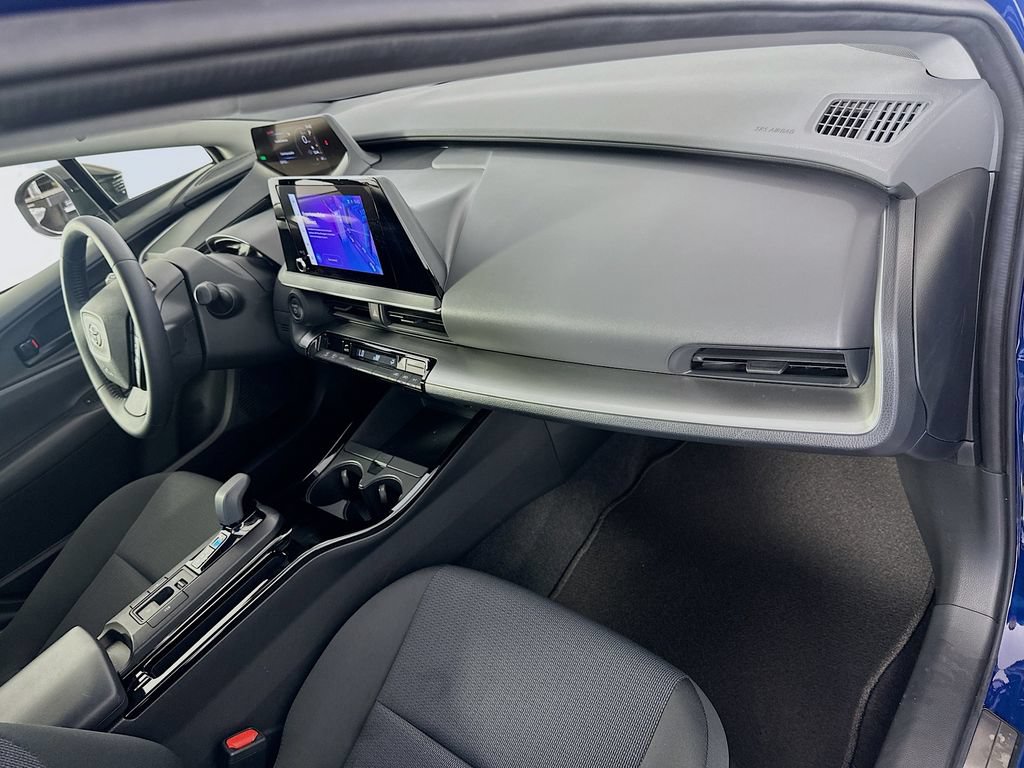 Certified 2024 Toyota Prius LE FWD image 28