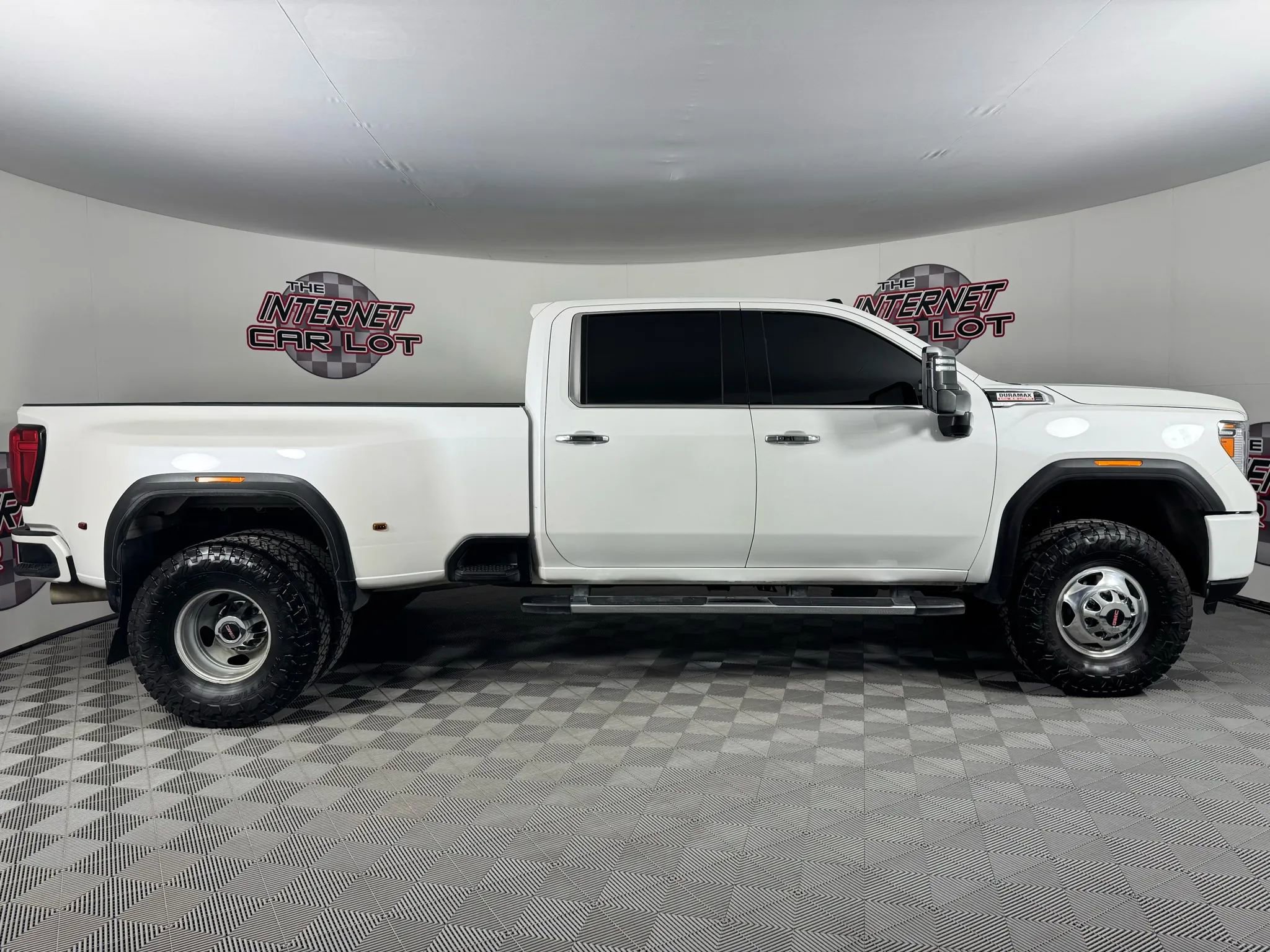 Used 2020 GMC Sierra 3500 Denali w/ Denali Ultimate Package image 8