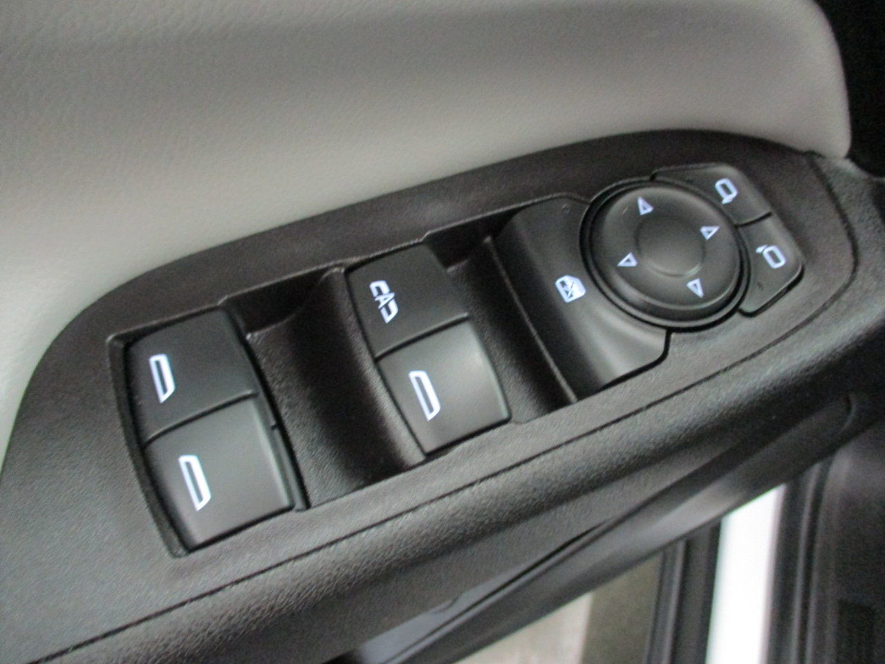 Used 2021 Chevrolet Equinox LT w/ Driver Convenience Package image 15