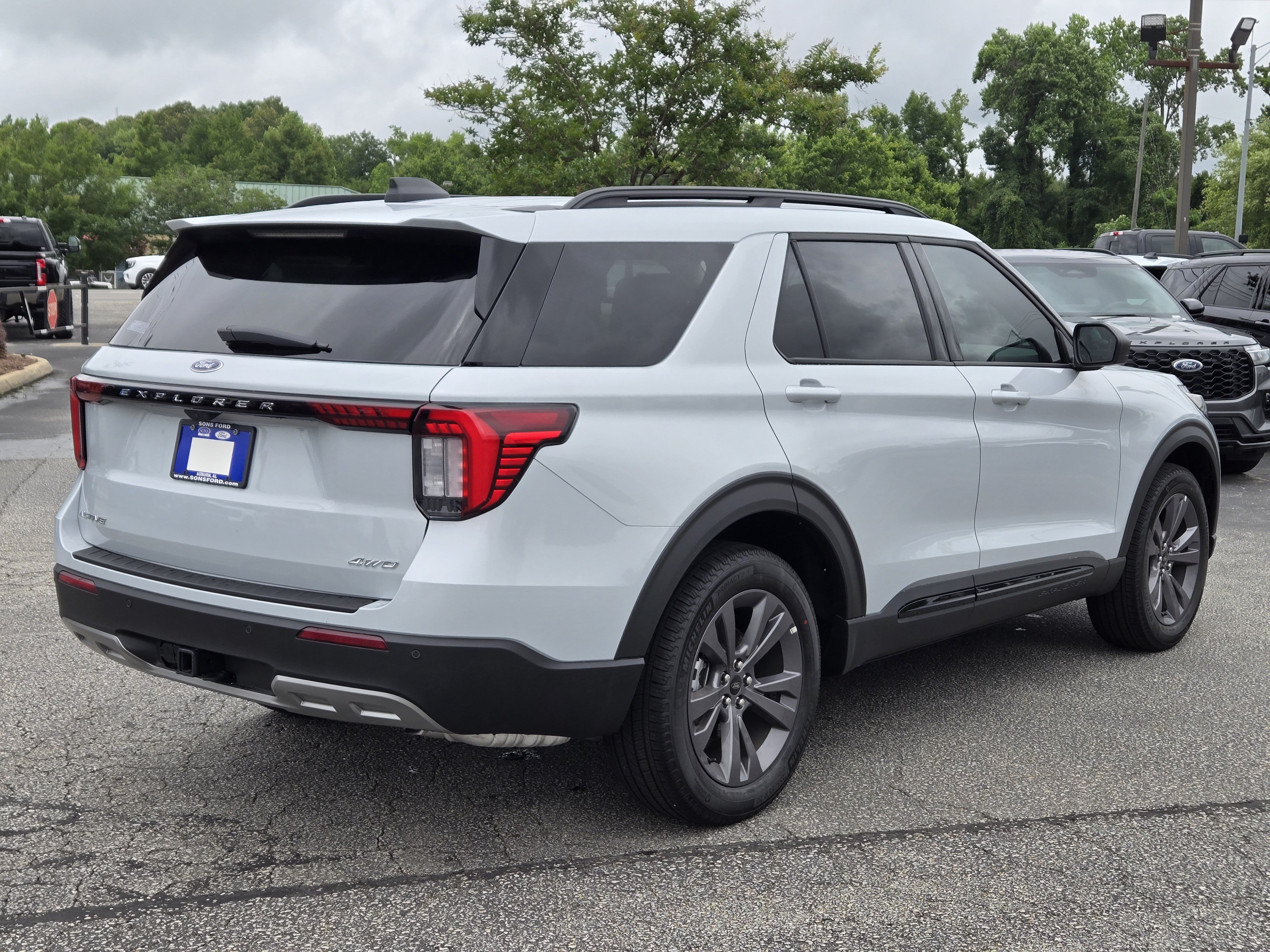 New 2026 Ford Explorer Active w/ Active Comfort Package AWD/4WD image 8