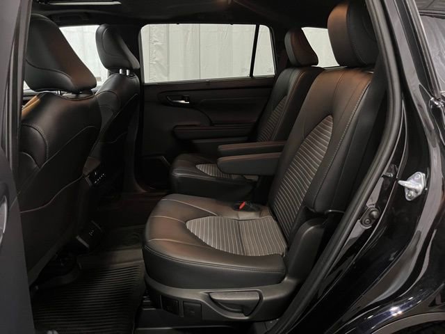 Certified 2024 Toyota Highlander XSE AWD/4WD image 11