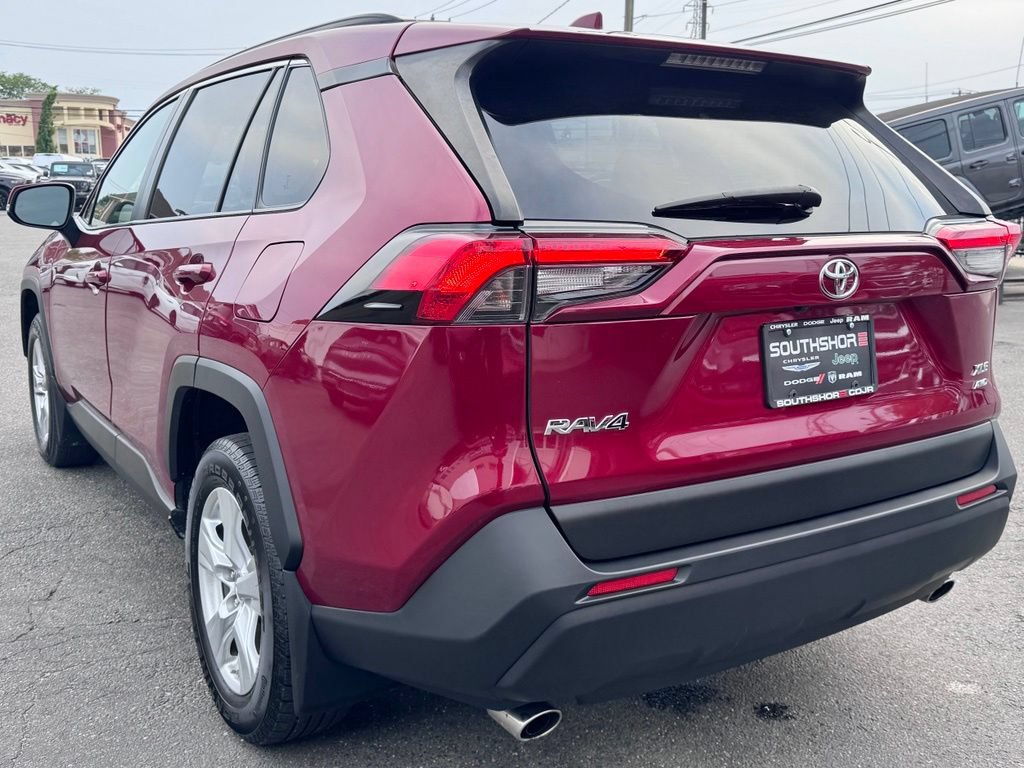 Used 2019 Toyota RAV4 XLE AWD/4WD image 5